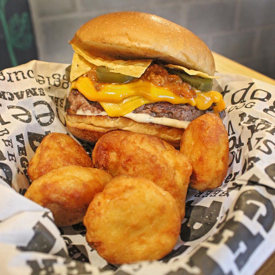 Blend Lab Tap House & Burgers foto 3
